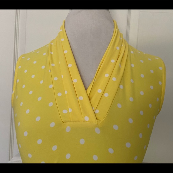 💛Yellow Polka Dot Sleeveless Top - Picture 2 of 5